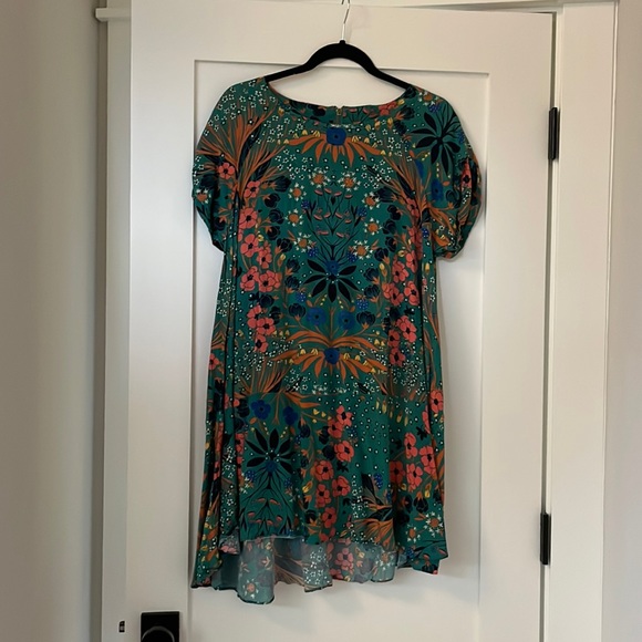Free People Dresses & Skirts - Floral Green Short Sleeve Shift Dress